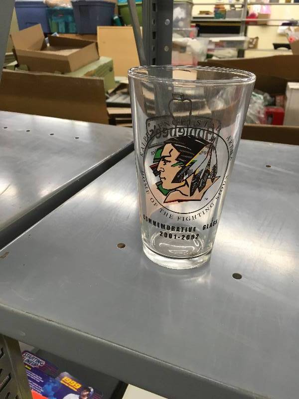 lot 220 image: UND Sioux 2001-2002 Glass