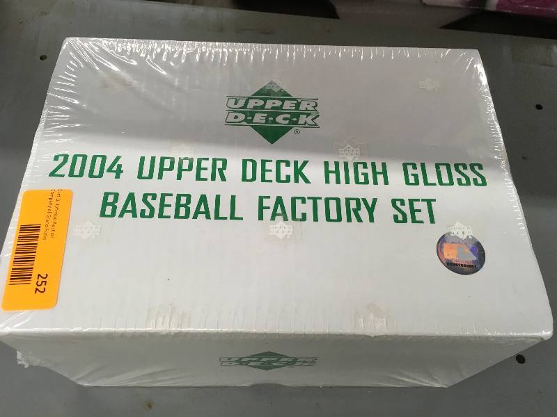 lot 252 image: 2004 Upper Deck High Gloss Baseball Factory Set - Sealed