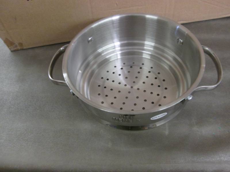 lot 7 image: Case of 12 Cooking Club Steamer Ins...