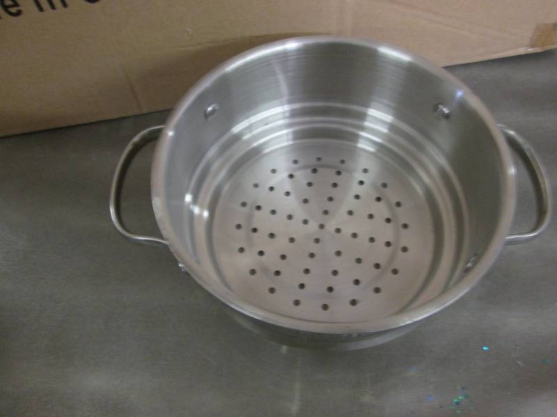lot 8 image: Case of 12 Cooking Club Steamer Ins...