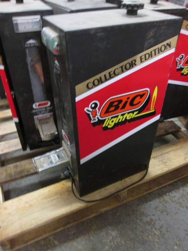 lot 10 image: Advertising Bic Lighter Dispenser C...