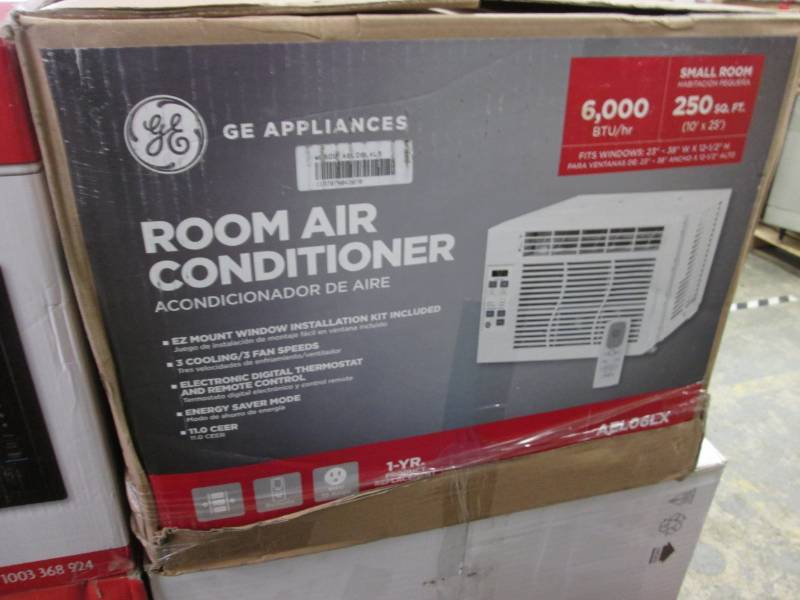 lot 26 image: GE 6,000 BTU 115-Volt Electronic Ro...