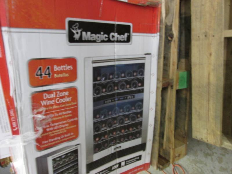lot 27 image: Magic Chef  44 Bottle Dual Zone Win...