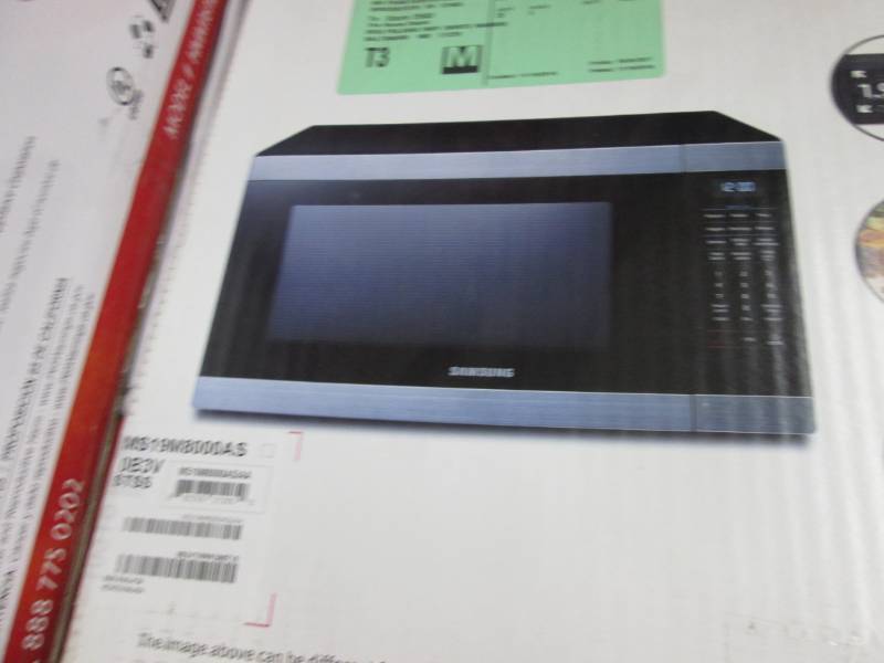 lot 30 image: Samsung 1.9 cu. ft. Countertop Micr...