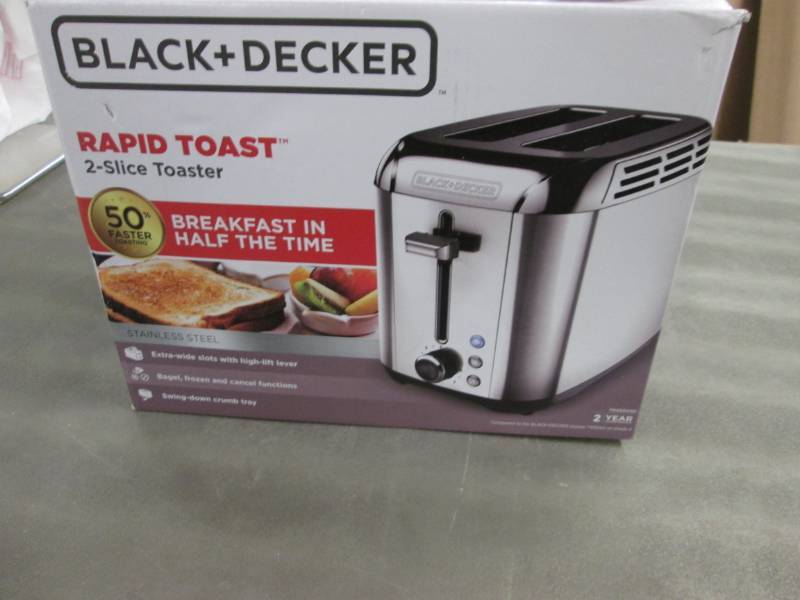 lot 39 image: Black& Decker Rapid Toast 2-Slice S...