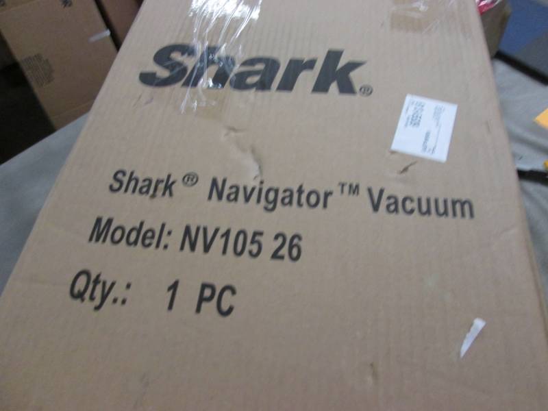 lot 49 image: Shark  Navigator Upright Vacuum Cle...