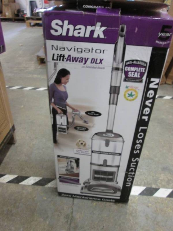lot 63 image: Shark Navigator Lift-Away DLX Vacuu...