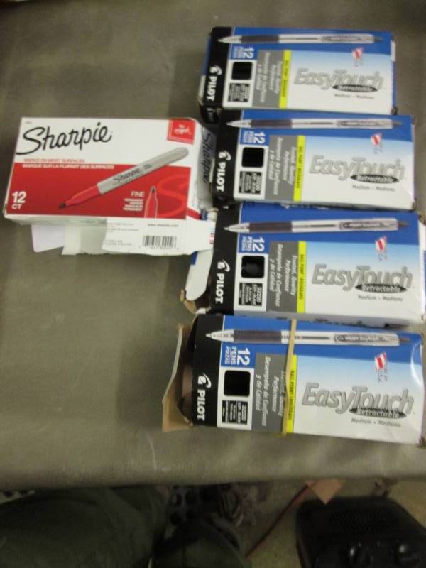 lot 131 image: 4 Boxes Pilot Easy Touch Retractabl...