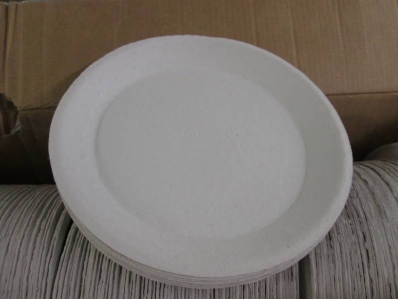 lot 139 image: Case of 500 Chinet Molded Fiber 10 ...
