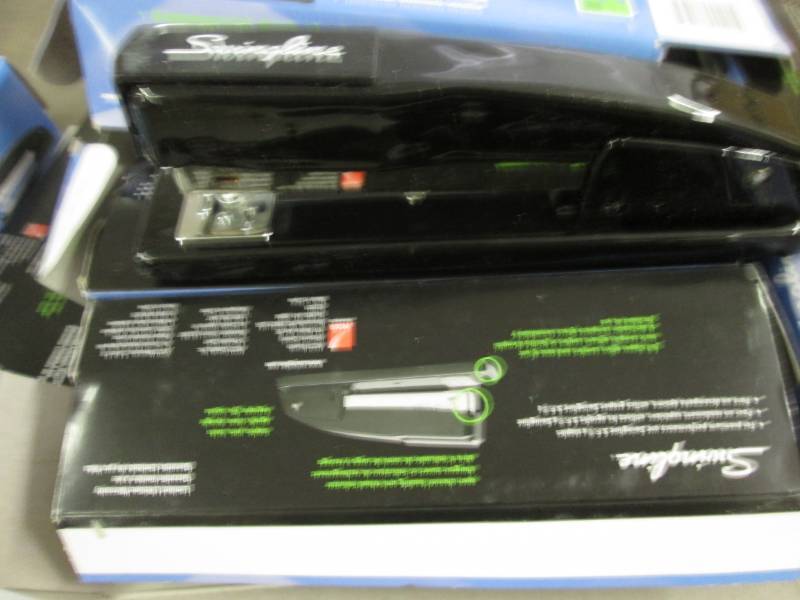 lot 149 image: Lot of 6 SwingLine Staplers Retail ...