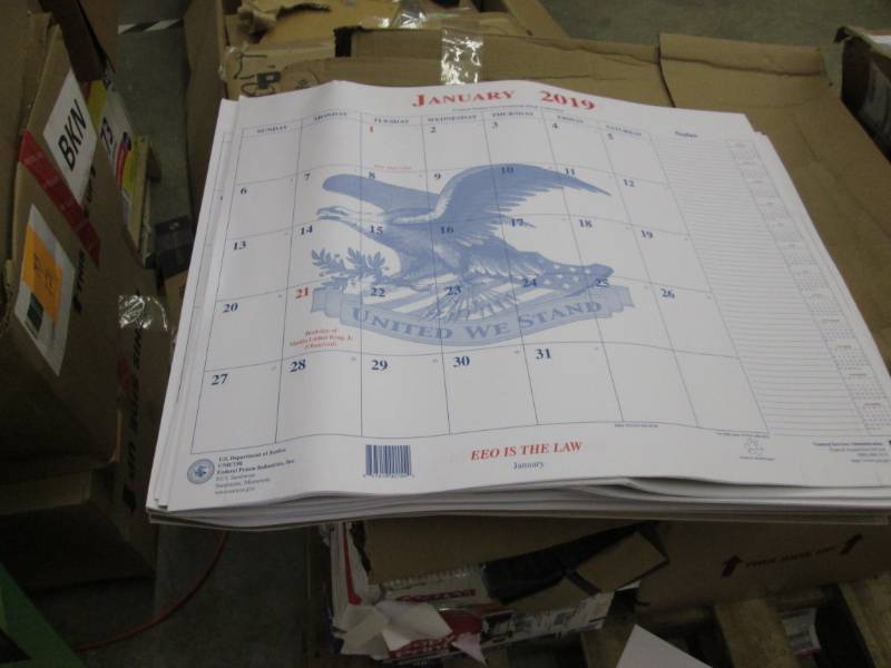 lot 150 image: Stack of US Government 2019 Desk Ca...
