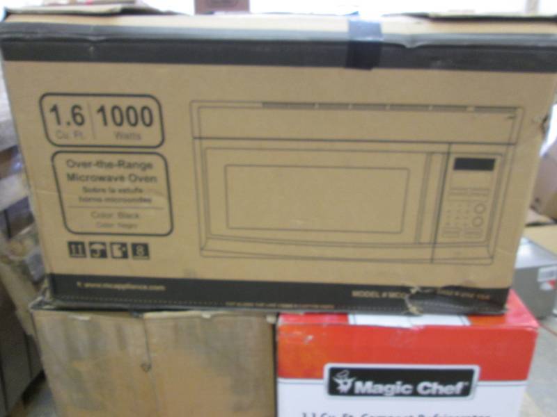 lot 163 image: Magic Chef 1.6 cu. ft. Over the Ran...
