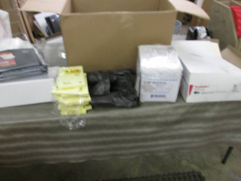 lot 170 image: Large Post it Notes, Trash liners, ...