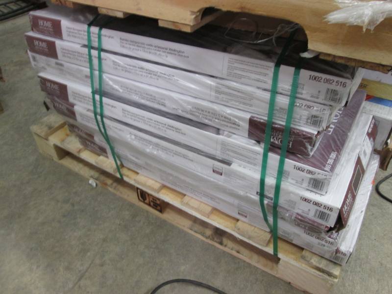 lot 218 image: 8 Cases Home Decorators Collection ...