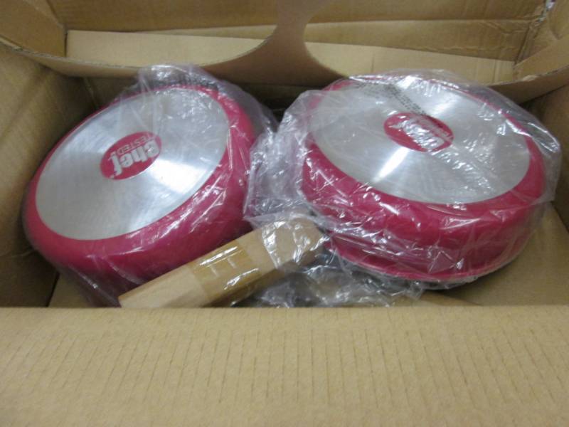 lot 238 image: Chef Tested Cookware...