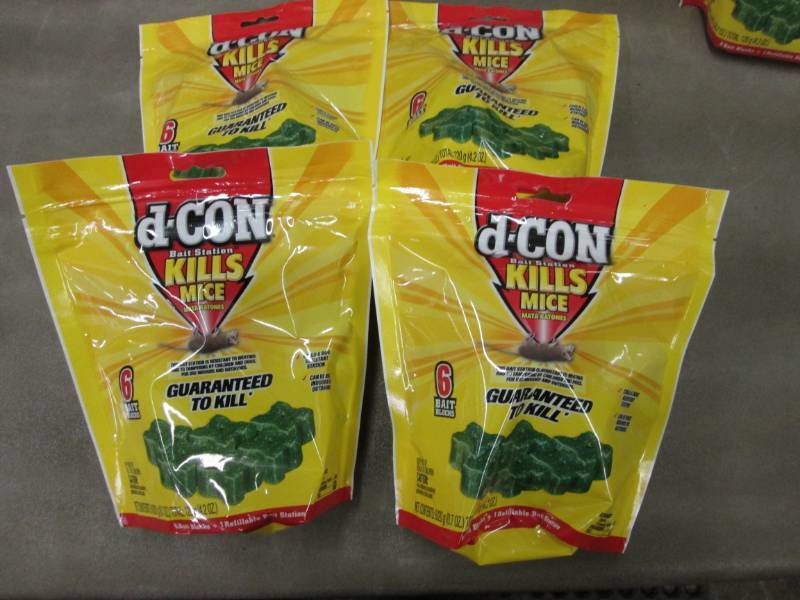 lot 255 image: Lot of 4- 6 pks d-Con Mice Bait Sta...
