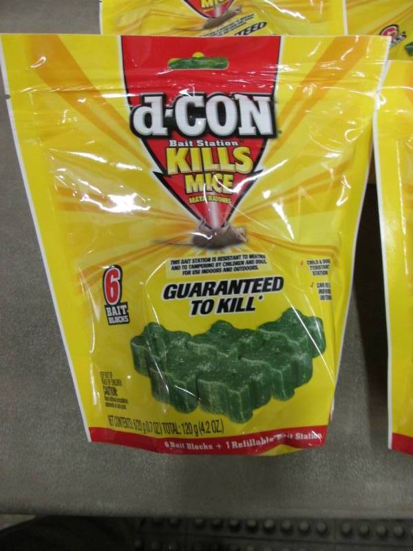 lot 256 image: Lot of 4- 6 pks d-Con Mice Bait Sta...