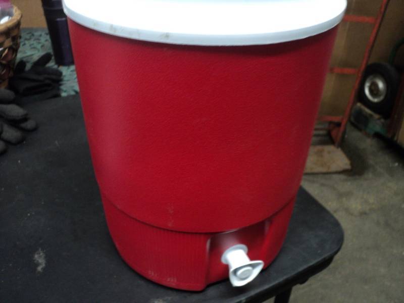 lot 40 image: 2 Gallon Jug with Faucet...