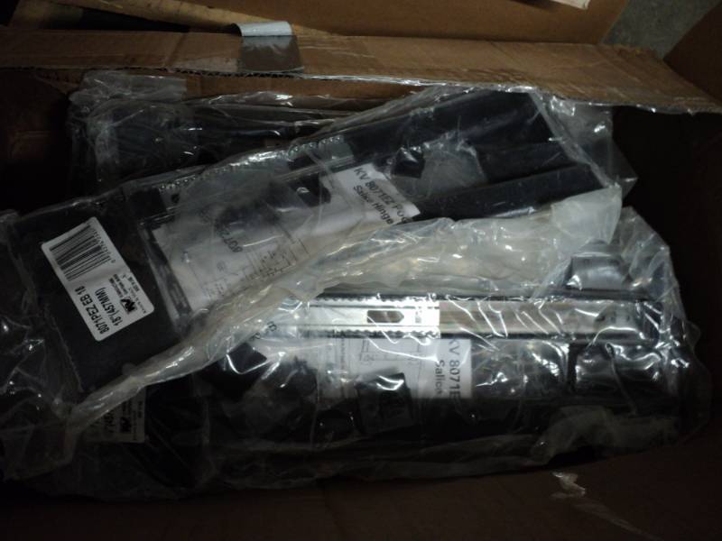 lot 44 image: 9 Sets - 18  Salice Hinges New...