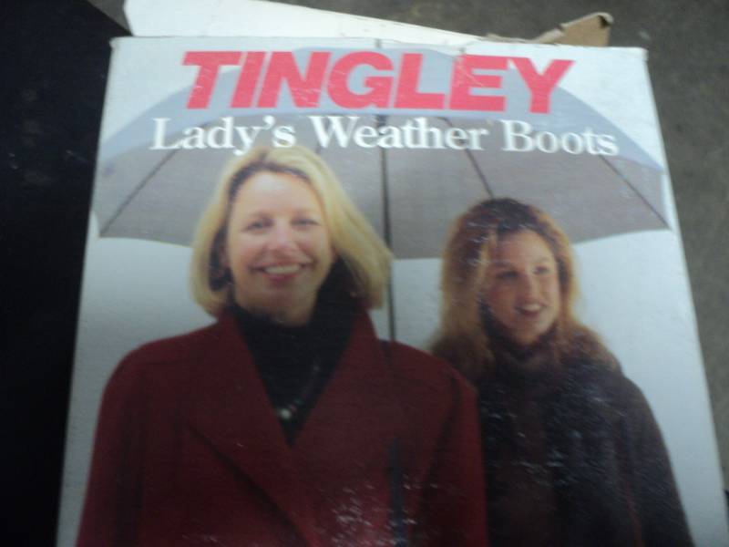 lot 69 image: Ladies Tingley Weather Boots Size 8...