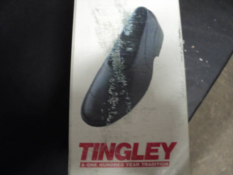 lot 70 image: Ladies Tingley Weather Boots Size 8...