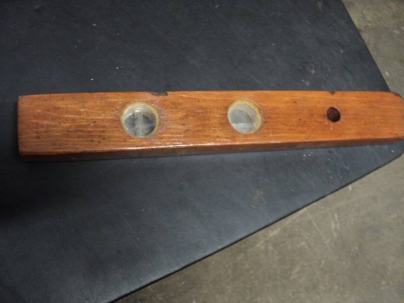 lot 78 image: Leveler 18 Long...