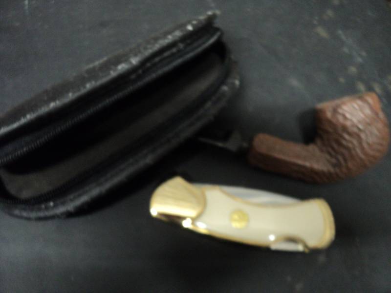 lot 80 image: Franklin Mint Knife and Pipe...