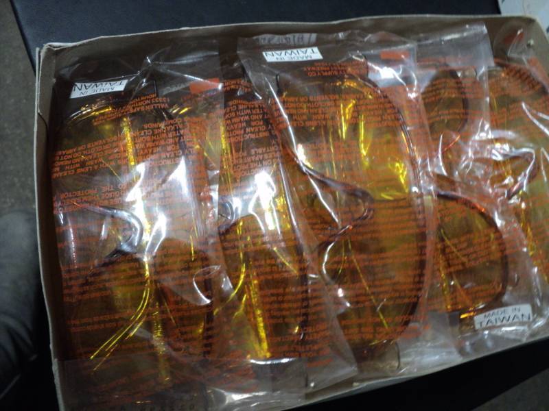 lot 81 image: Vallen Vision Safety Glasses 10 pr....