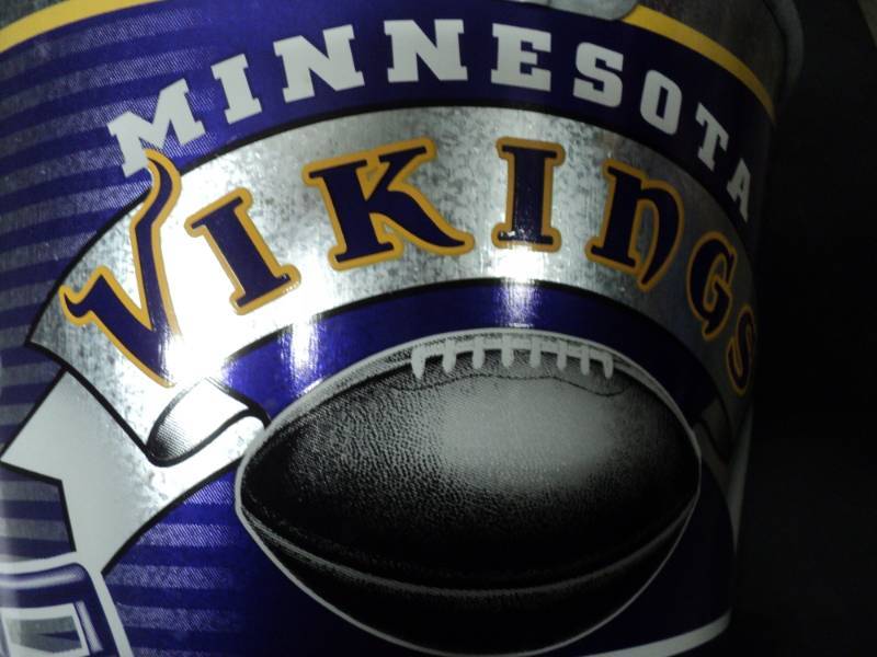 lot 90 image: Vikings Bucket...