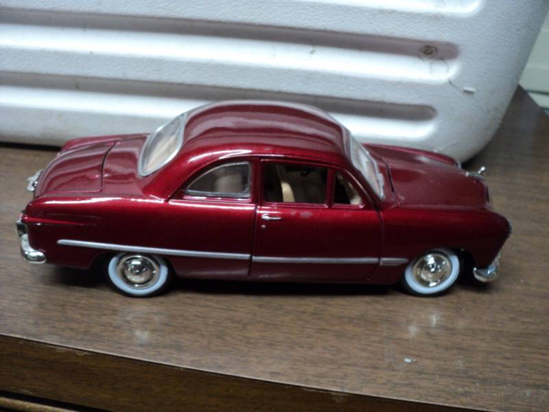 lot 92 image: 1949 Ford 8 Long...