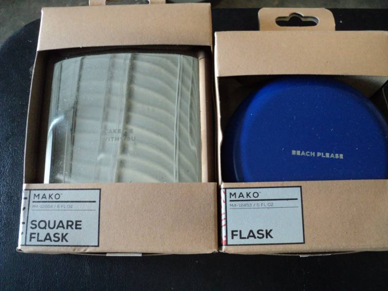 lot 118 image: Mako set of 2 Flasks...