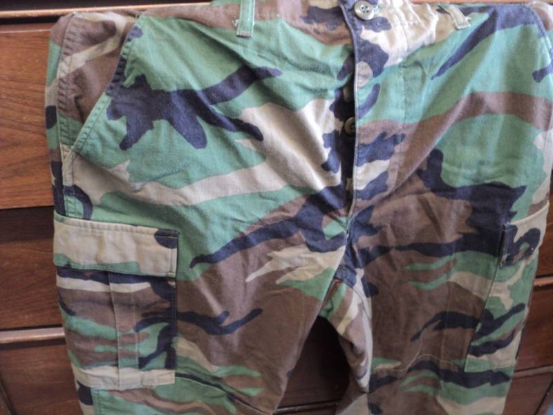 lot 138 image: Adjustable Camo Pants Waists- 31 to...