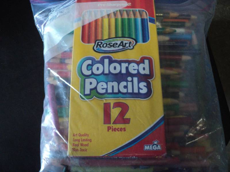 lot 140 image: Large Bag of Colored Pencils...