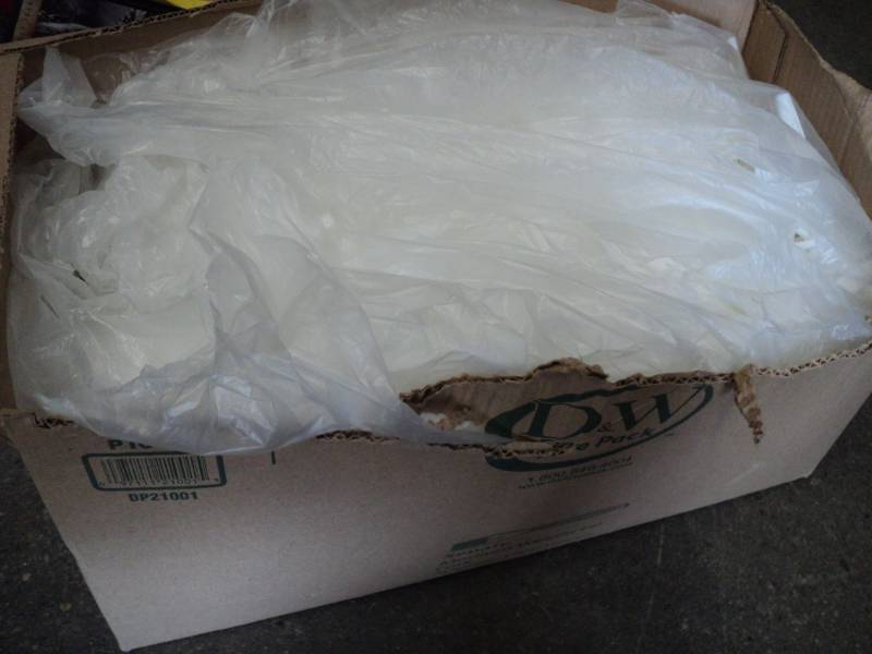 lot 147 image: Box of Plastic Forks- open bag...