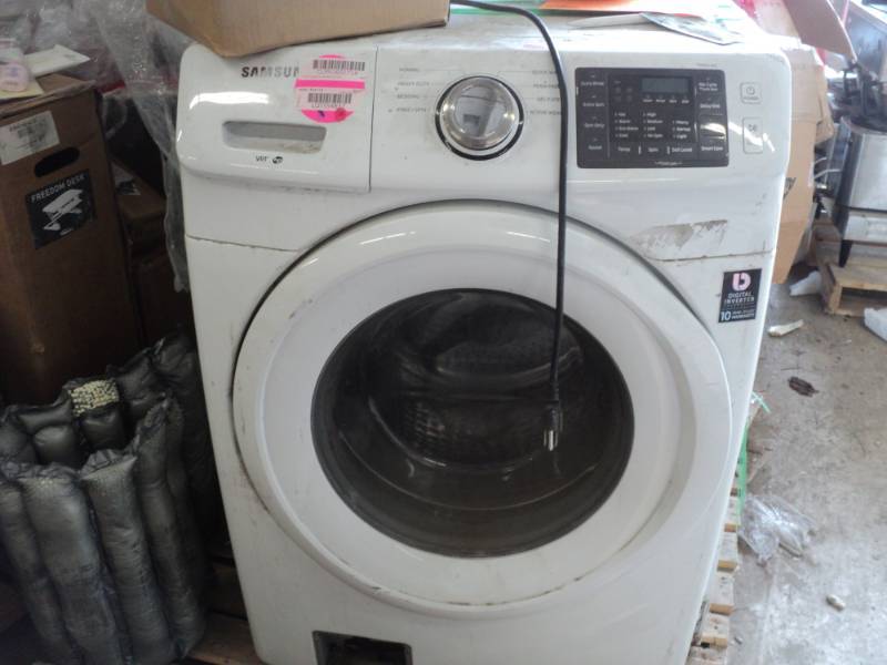 lot 276 image: Samsung Washer- selling as is migh...