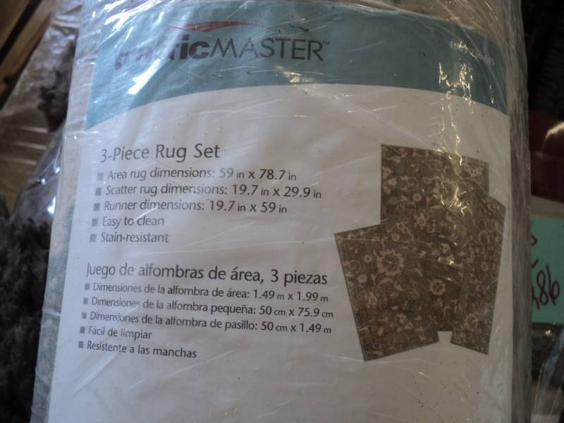 lot 287 image: Traffic Master 3pc Rug Assortment ...
