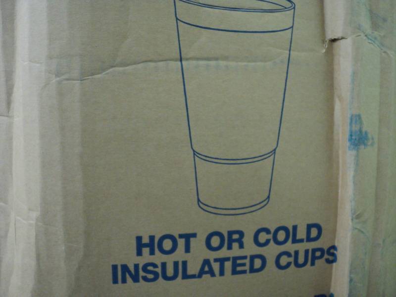 lot 299 image: Case of 400 30 oz Hot or Cold Insul...