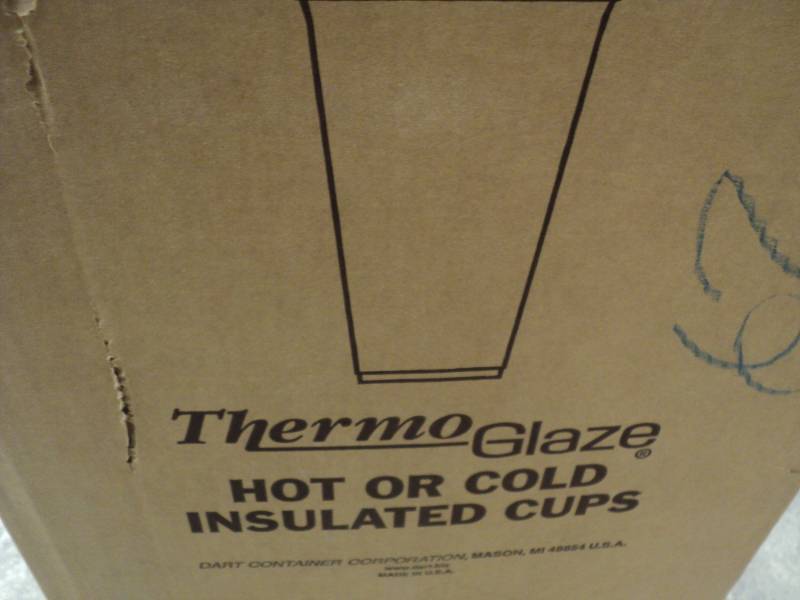 lot 310 image: Case of 500 20 oz Hot or Cold Insul...