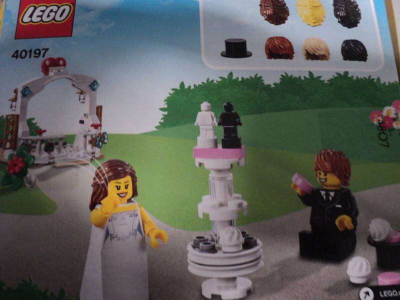 lot 19 image: LEGO Bride and Groom- Box is damage...