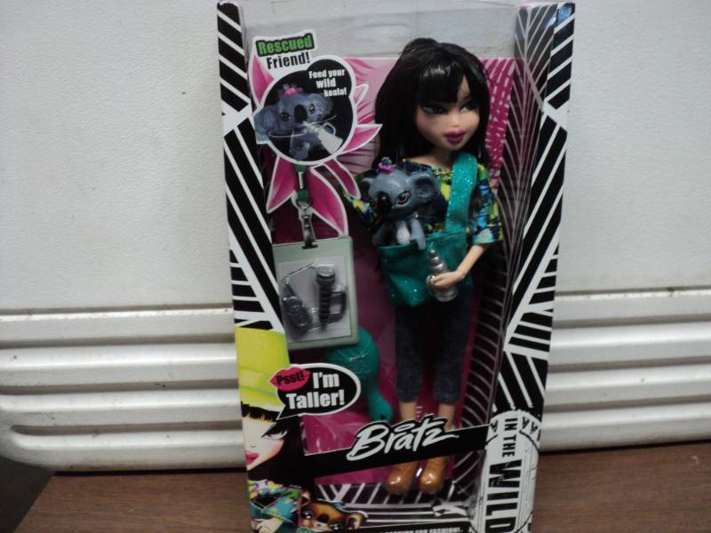 lot 21 image: Bratz Doll named Jade...