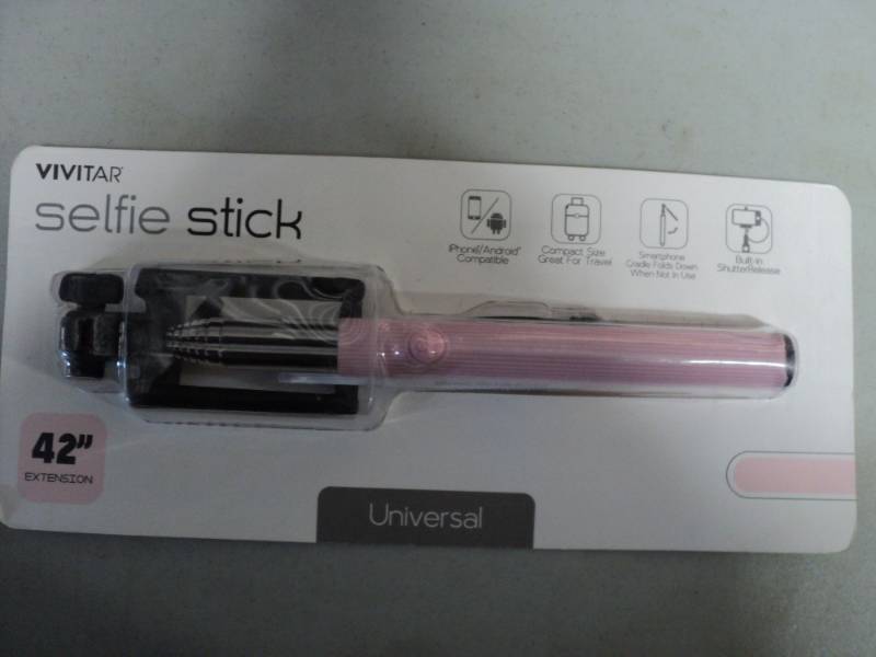 lot 25 image: Vivitar Selfie Stick...