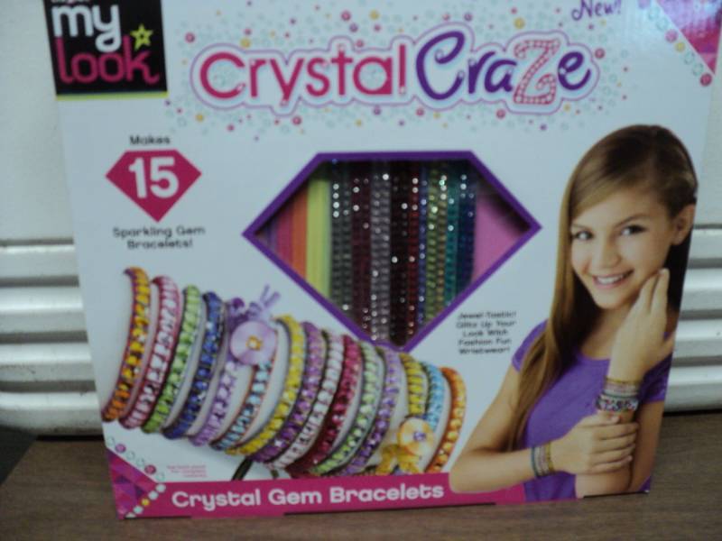lot 35 image: Cra-Z-Art Crystal Craze Bracelets...