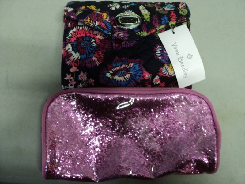 lot 63 image: Vera Bradley Purse and extra purse...