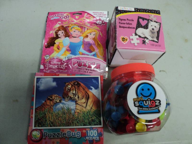 lot 74 image: Mini Squigz, Princess Puzzle, Jigsa...