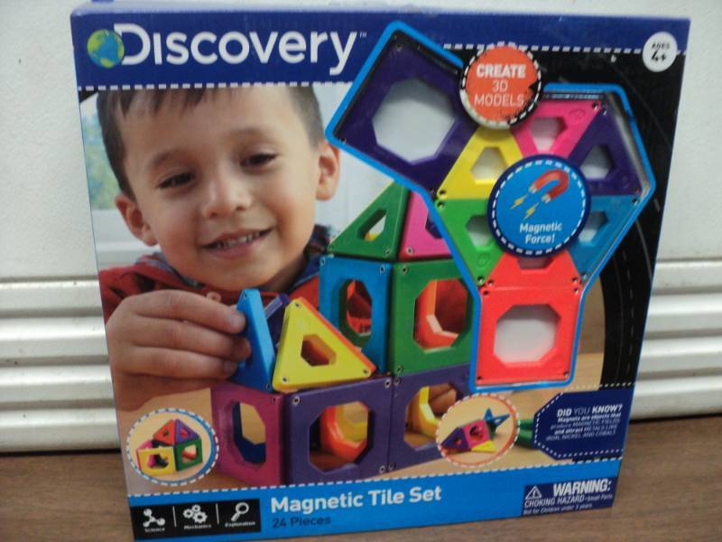 lot 105 image: Discover Magnetic Tile Set...
