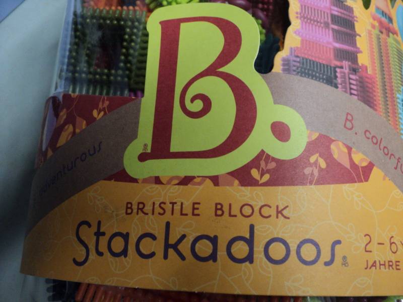 lot 118 image: Bristle Block Stackadoos...