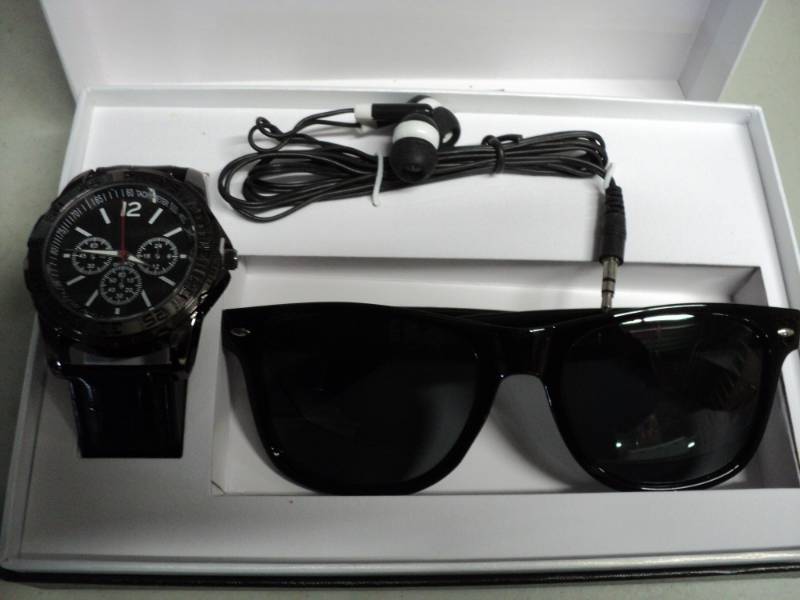 lot 172 image: Gift Set...