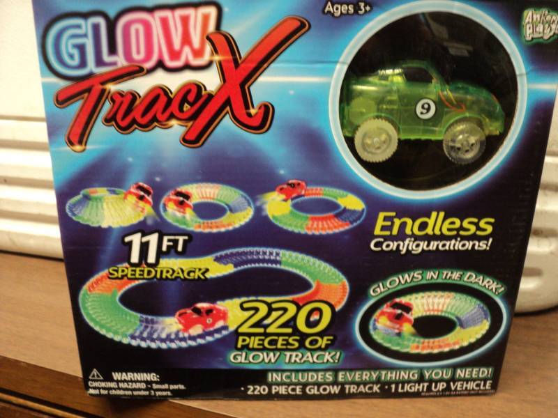 lot 193 image: Glow Tracx...