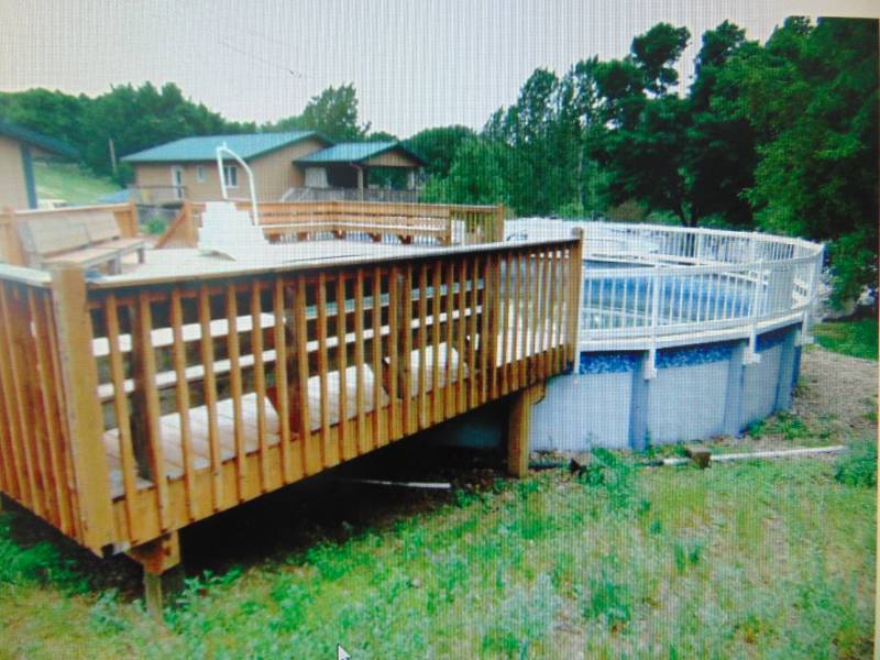 28 x 4 Above Ground Heated Pool With Deck