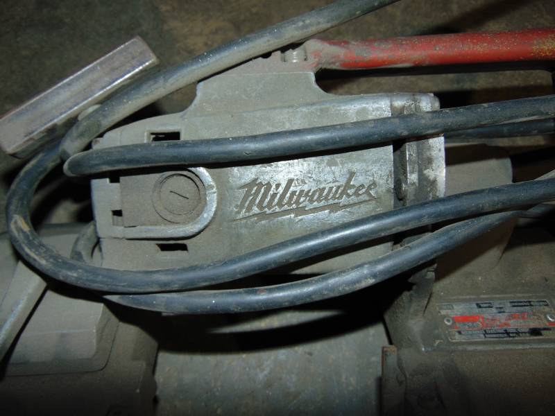 Milwaukee Handheld Band Saw